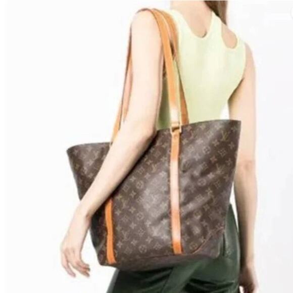 Louis Vuitton Handbags - ⭐🔥AUTHENTIC🔥⭐LOUIS VUITTON SAC SHOPPING